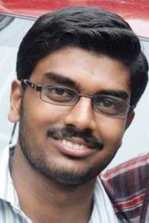 Naduvula Konjam Pakkatha Kaanom