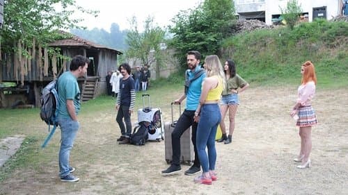 Üç Harflilerin Musallat Olduğu Büyülü Konakta Ruh Çağıran Gençlerin Hazin Hikayesi